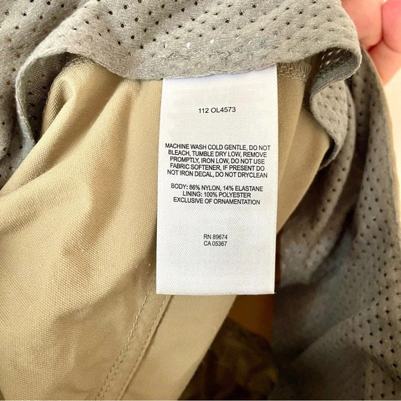 Mountain Hardware Women's Bermuda  Hiking Shorts - Picture 7 of 8